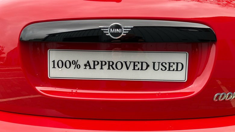 MINI Hatchback 1.5 Cooper Exclusive Premium 5dr Auto Petrol Hatchback